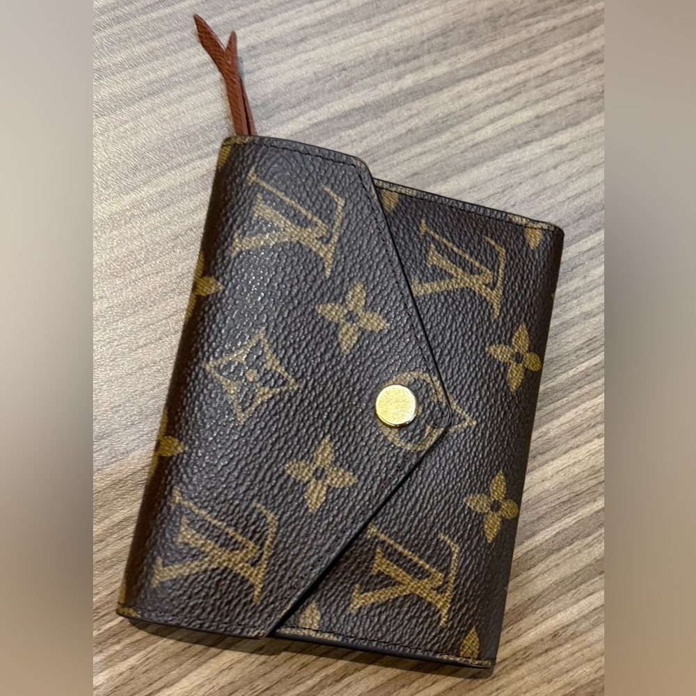 Louis Vuitton Authentic Brown Leather Wallet